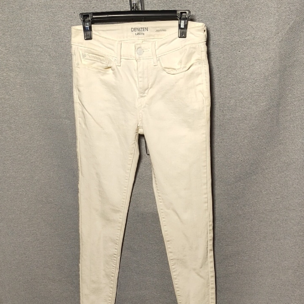 Denizen from Levi's Cream Skinny Jeans